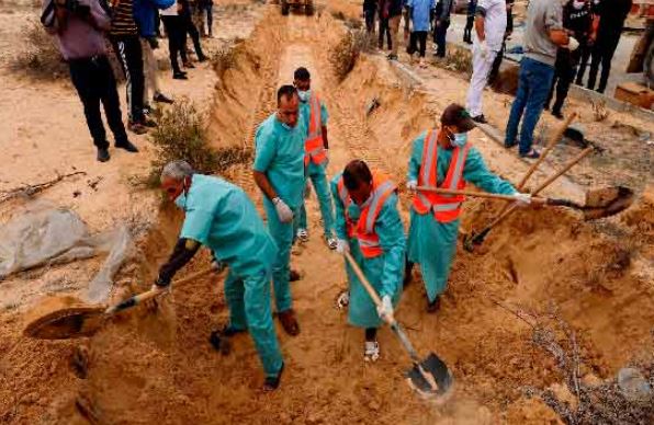 غزہ : الشفا ہسپتال میں تیسری اجتماعی قبرسے 49 لاشیں برآمد