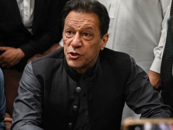 اسٹیبلشمنٹ ان کے ساتھ کھڑی ہوئی جو دو بار کے این آر او زدہ ہیں، عمران خان کا آرمی چیف کو خط