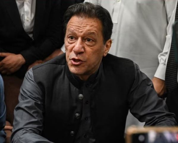 اسٹیبلشمنٹ ان کے ساتھ کھڑی ہوئی جو دو بار کے این آر او زدہ ہیں، عمران خان کا آرمی چیف کو خط